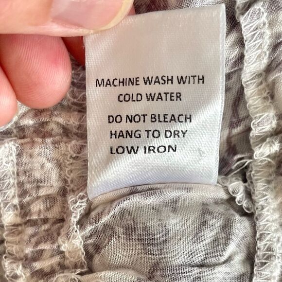 OLIVACEOUS Cropped Floral Print Smocked Off Shoulder Top Dusty People and White - Picture 6 of 8